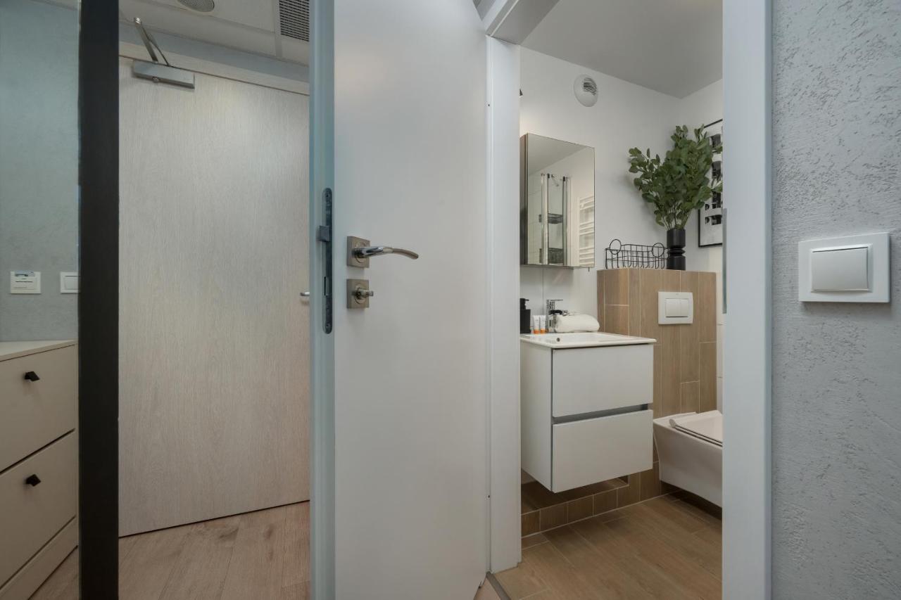 Trendy Studios With Home Office Near Wroclaw Main Station By Noclegi Renters Exteriér fotografie