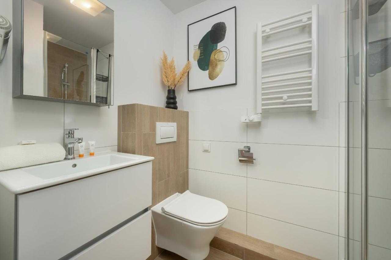 Trendy Studios With Home Office Near Wroclaw Main Station By Noclegi Renters Exteriér fotografie